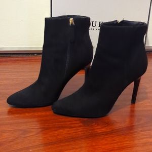 Guess black ankle high heel bootie